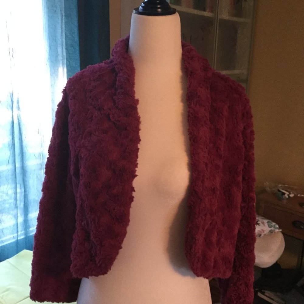 Faux fur bolero jacket size XL pink in color